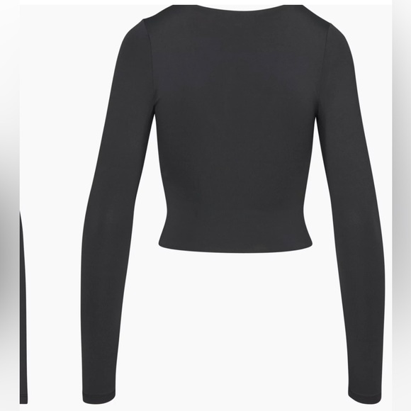 BRAND NEW BABATON (ARITZIA) CONTOUR V-NECK LONGSLEEVE - Picture 7 of 13